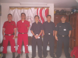 bomberos y comandante