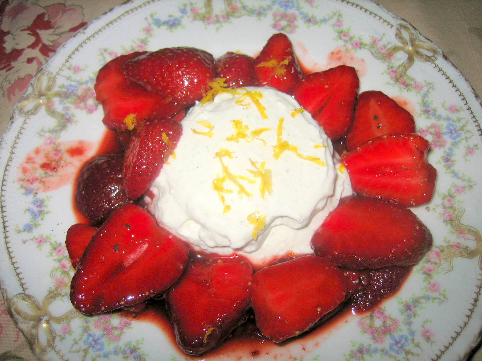 [pannacottastrawberries.JPG]