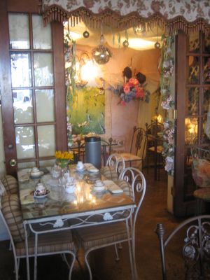 [posh+peasant+tea+room+inside.jpg]