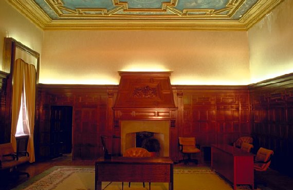 [palacio+de+monsalves12.bmp]