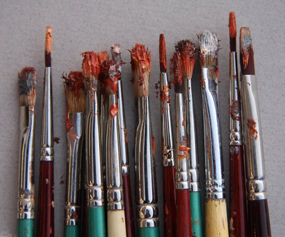 [lucky+paintbrush.JPG]