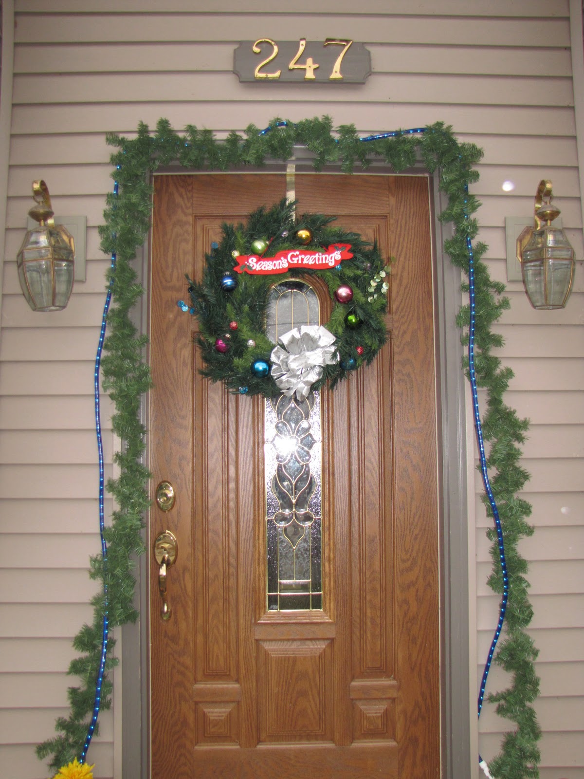 Sustainably Chic Designs Christmas Decorating