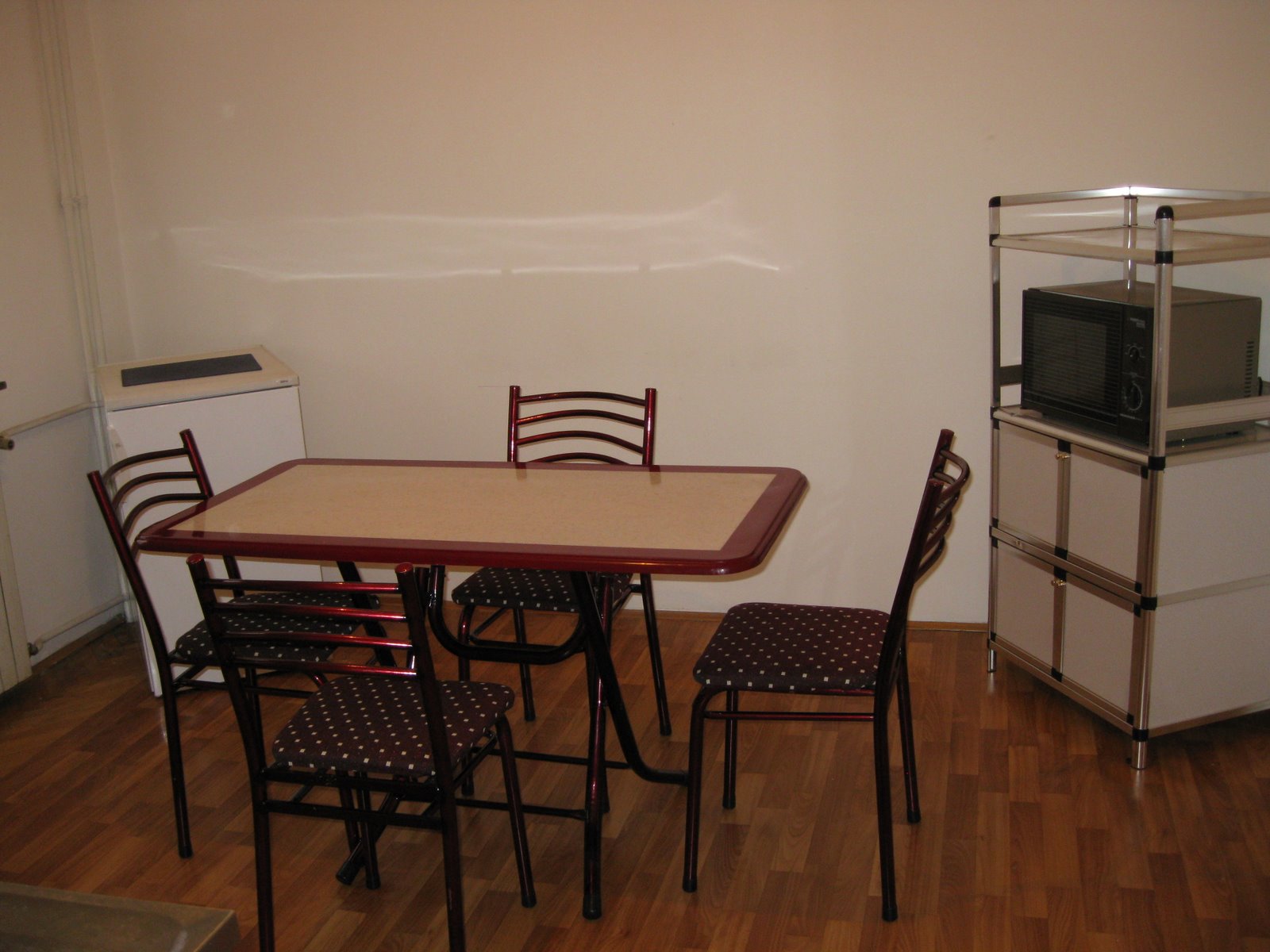 [Guest+Apartment+Kitchen.JPG]