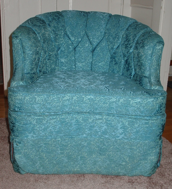 [bluechair.JPG]