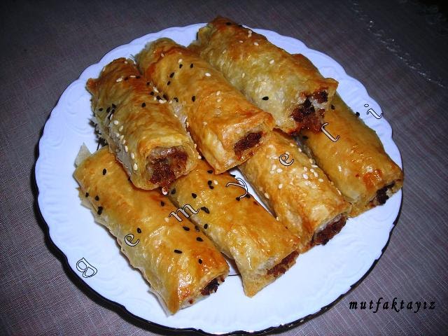 borek tarifleri Hazır Baklavalık Yufka ile Kıymalı Börek