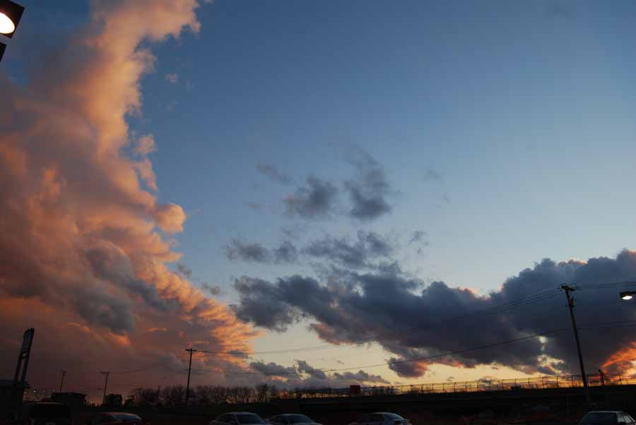 [081201+1641Billowing+clouds+at+sunset+4+-s900.JPG]