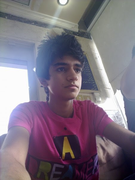 خنيث