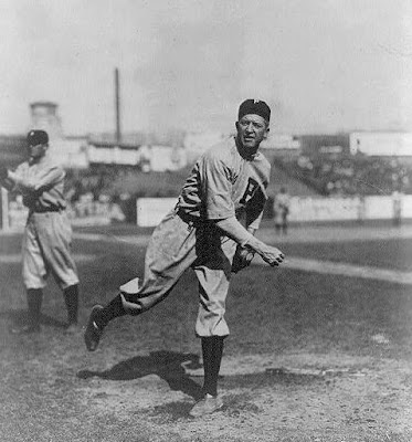 http://1.bp.blogspot.com/_oG2ffHT1kXk/SPdednx94ZI/AAAAAAAACQM/BLEOoDxW20Q/s400/grover.cleveland.alexander.jpg