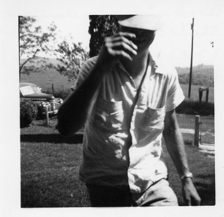 [Daddy+front+yard.jpg]