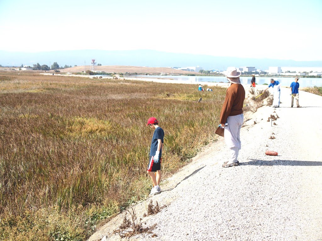 [20090919+SV+coastal+cleanup_074a.jpg]