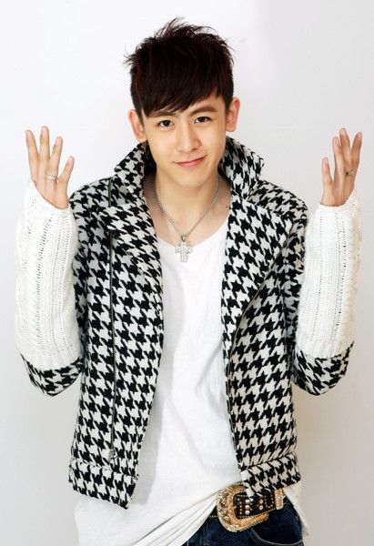 [Nick_khun_2PM_16102009045236.jpg]