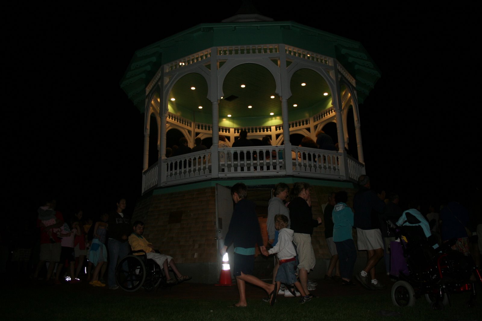 [Gazebo.JPG]