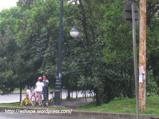 [sarapan+di+pinggir+jalan.jpg]