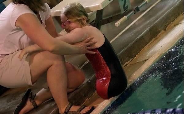 [Swim3.JPG]