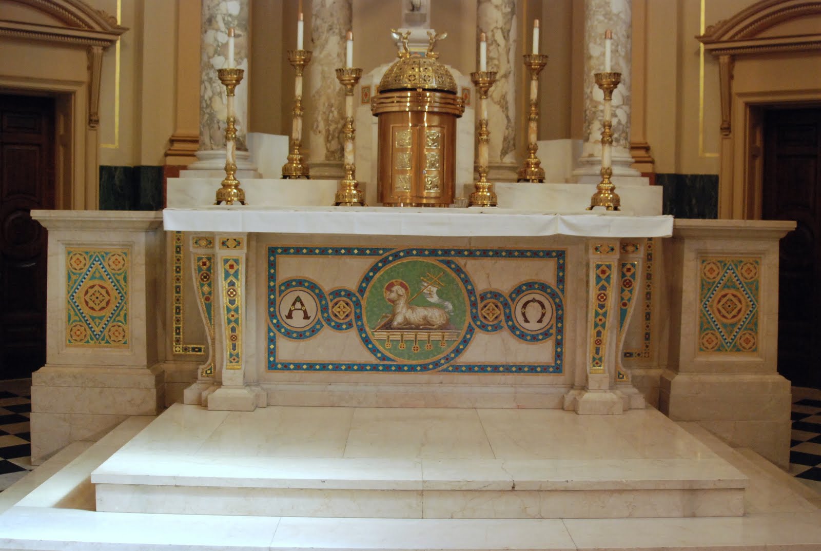 Gallery Photos of "Altar" .