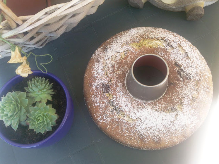 CIAMBELLONE con l'uvettan & gocce di cioccolato