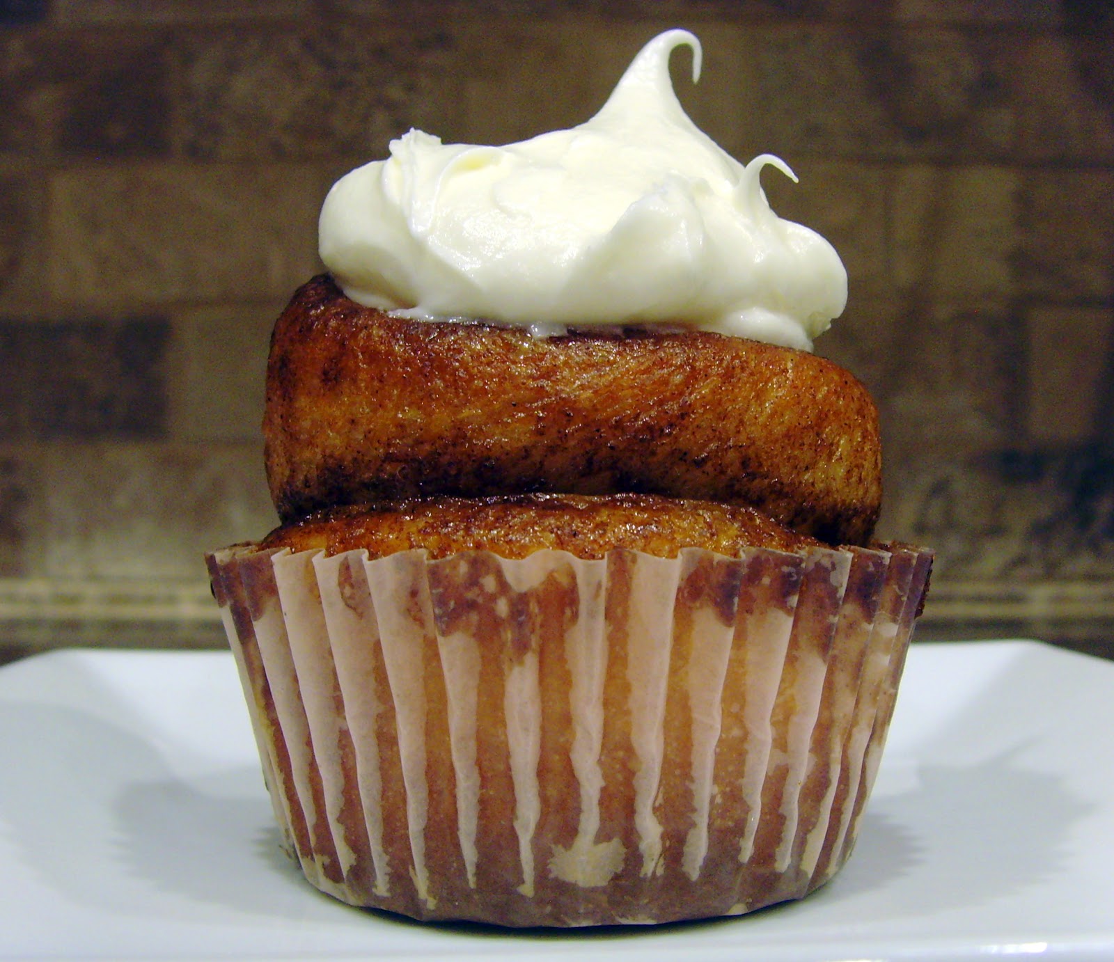 Cinnamon Roll Cupcakes • Food, Folks and Fun