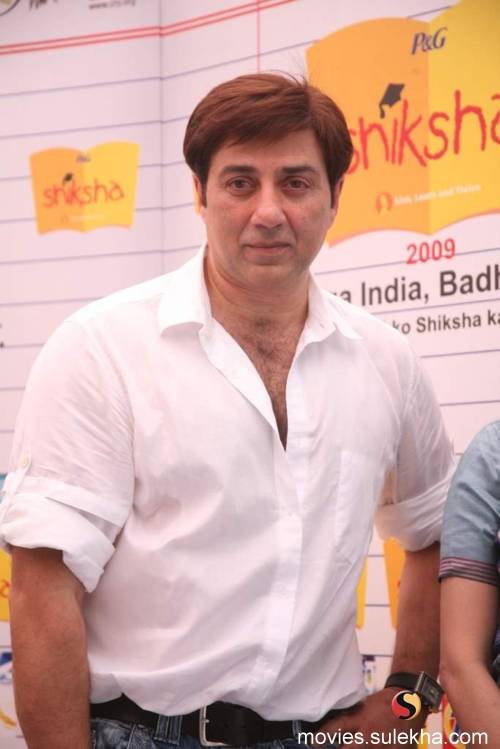 sunny deol with wife. Sunny Deol Wife Name. he