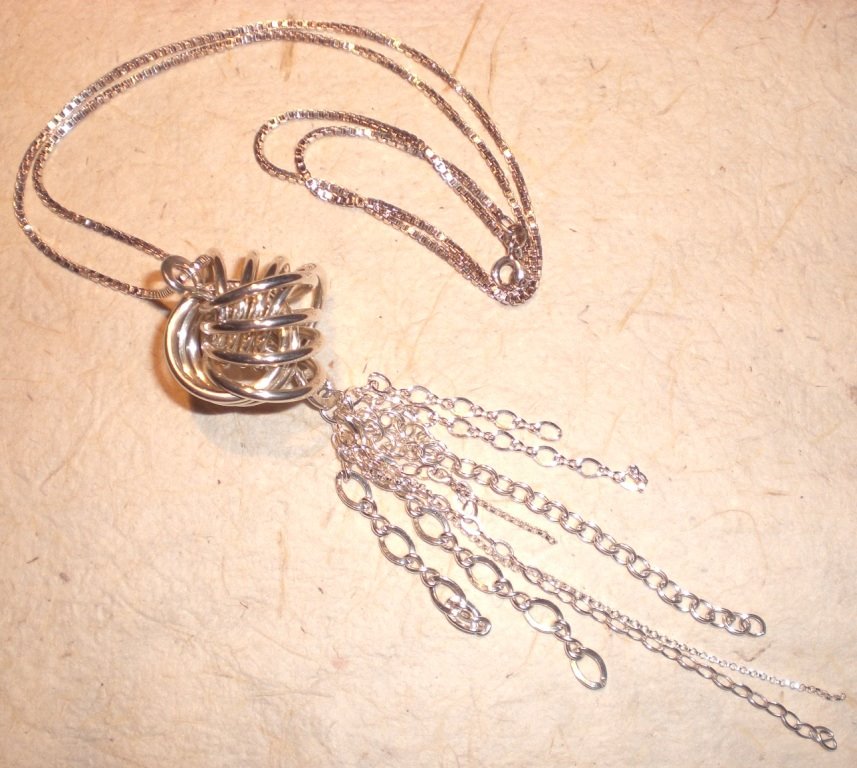 [DK+AS12+necklace.JPG]