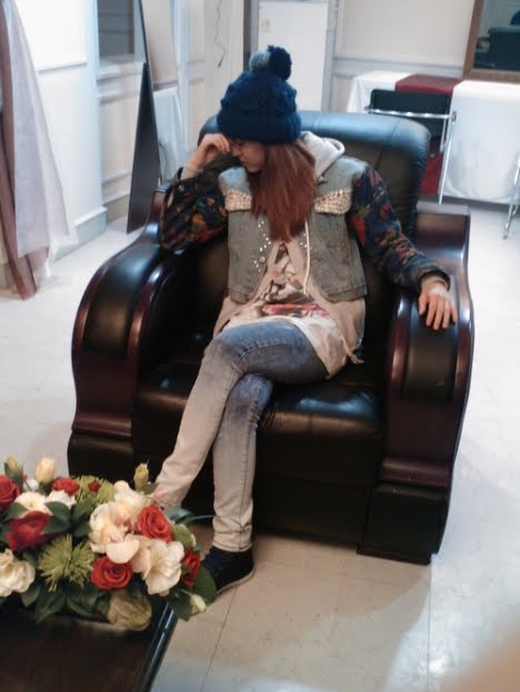 [21dara_1259933614_96216_me2photo.jpg]