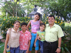 M HERMANA MAYOR CON SU FAMILIA (YINETH)