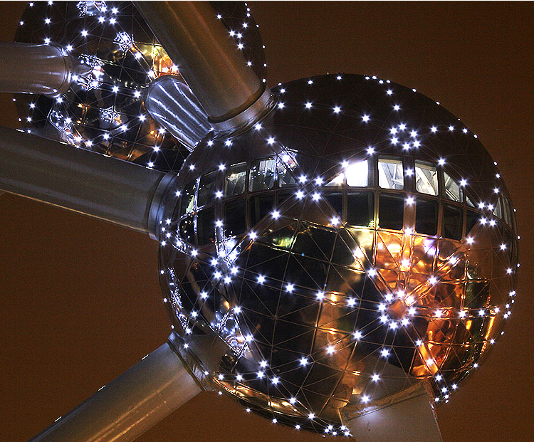 [atomium_night.jpg]