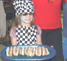 El agasajado es el protagonista permanente de la fiesta.