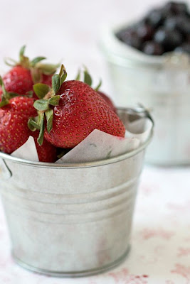Berries Ready To Eat-Copyright©Tartelette 2008