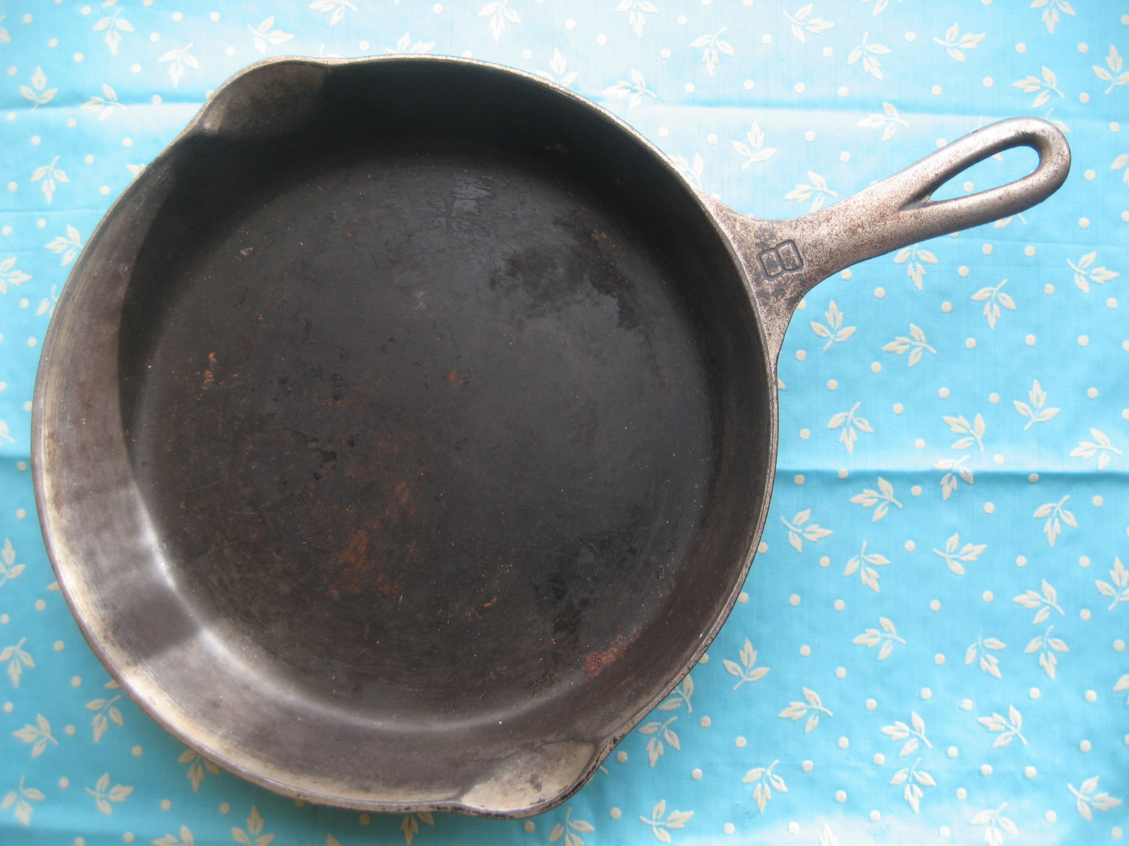 Six Balloons Vintage Delights: Griswold Cast Iron Skillet #2 Rare