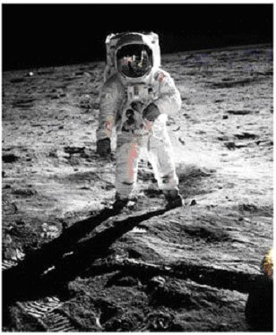 [man+on+moon.bmp]