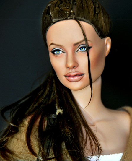 [Angelina+jolie-DOLL.jpg]