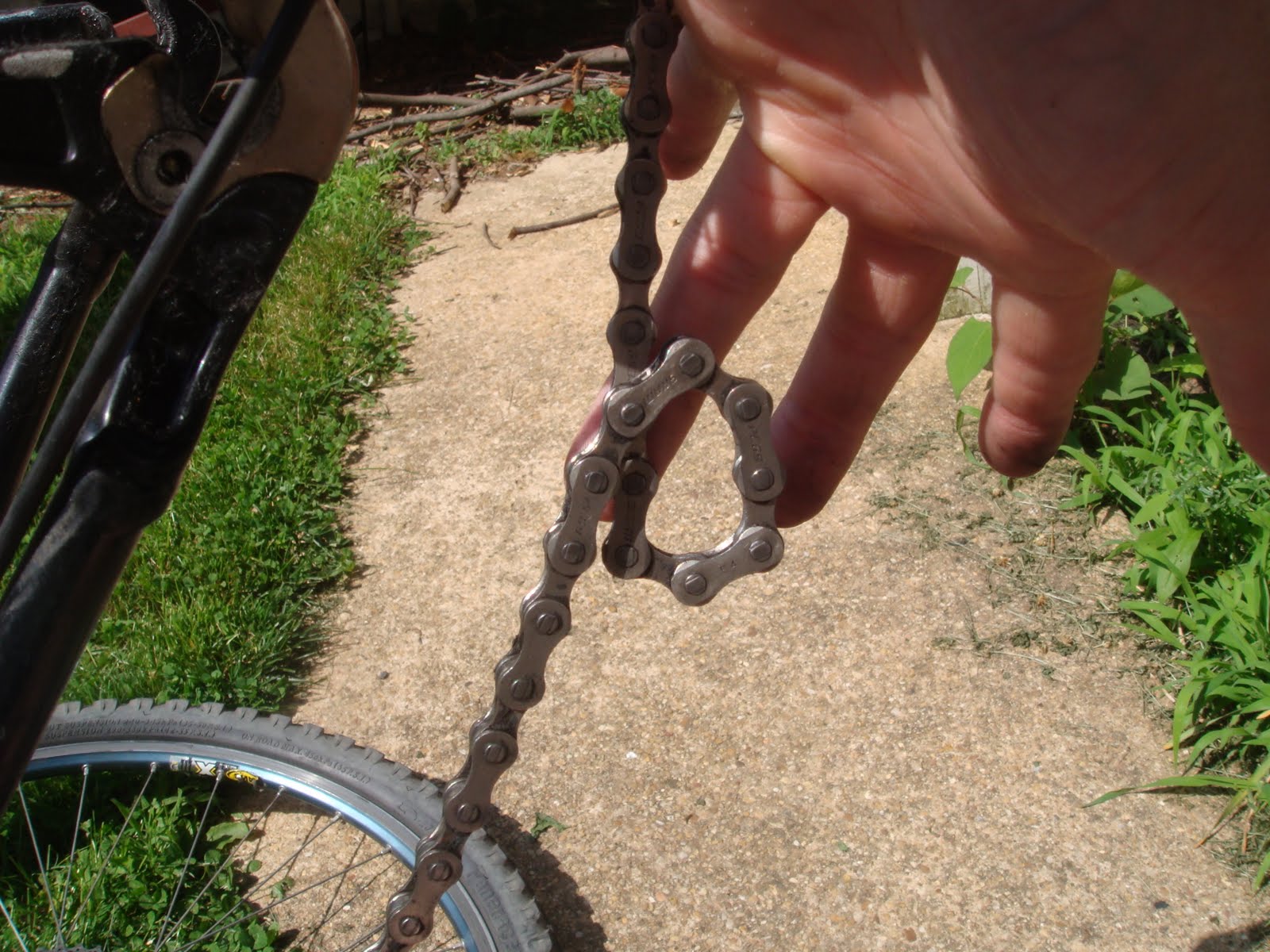 Five Fingered Running in Baltimore How to get a loop or (Gordian) knot