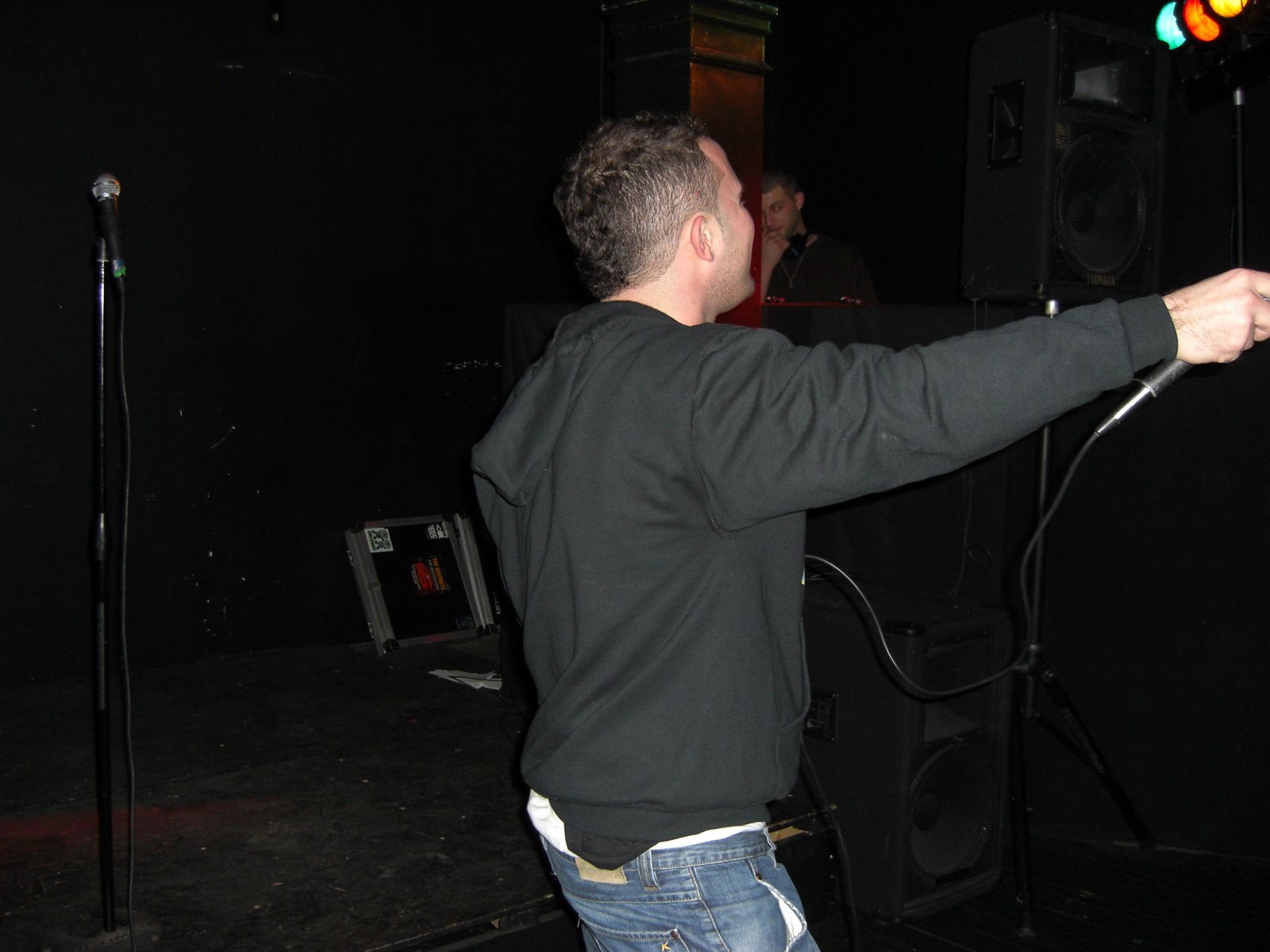 [rocking+the+peacock+jew+hawk+002.JPG]
