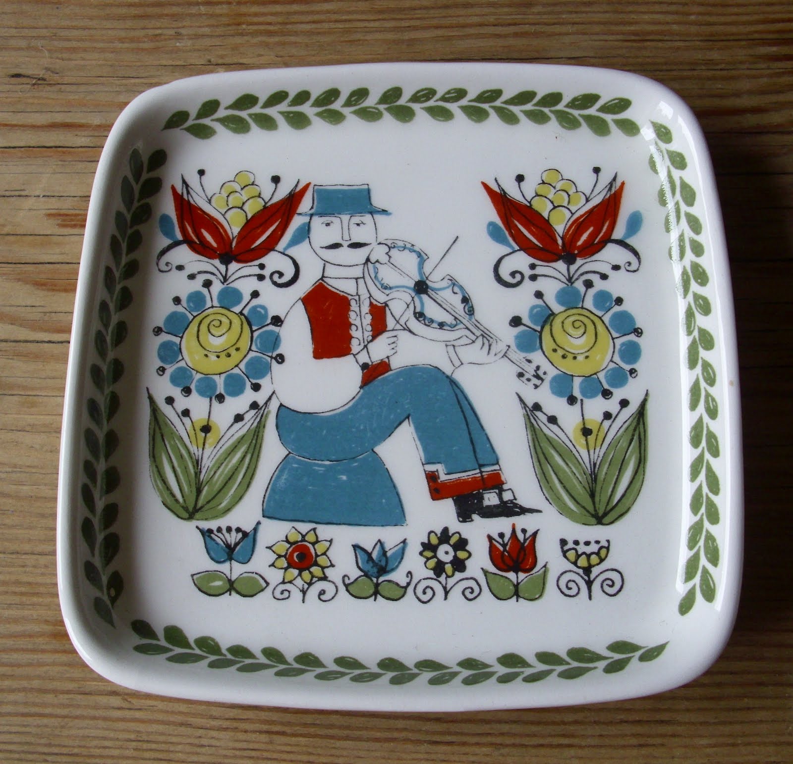 THE PEA POD Scandinavian folk finds.