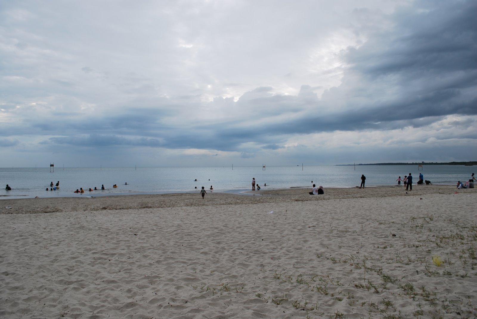 [Pantai3.JPG]