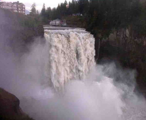 Snoqualmie+Falls+Flood.jpg
