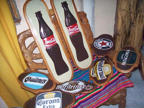etiquetas de bebidas en madera para decoracion