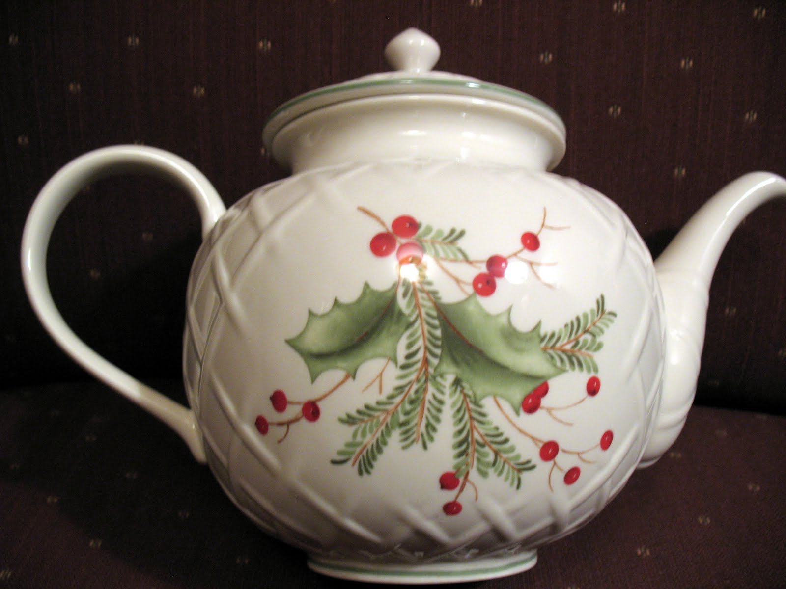 Mille Fiori Favoriti Pink Saturday Christmas Teapot Give Away!