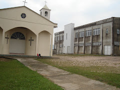 ESTAMOS ESTUDANDO NO SALÃO DA IGREJA - AO LADO