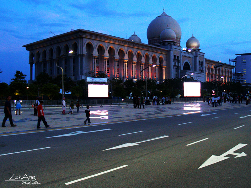 [Colours_of_Malaysia_2007_0015es.jpg]