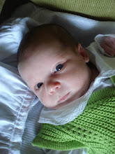 ♥Caio com 1 mês: 4,375kgs e 55 cm