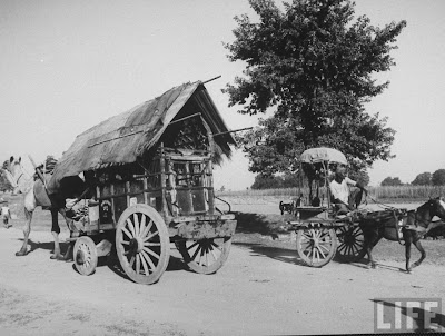 Indian+carts+on+road+near+Indian+farm+village+of+Gaonkhera+-+October+1962