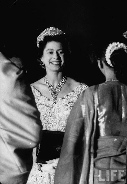 Queen+Elizabeth+II+at+reception+during+state+visit+to+India+1961