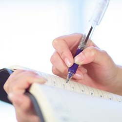 [Imagem: anotando.jpg]