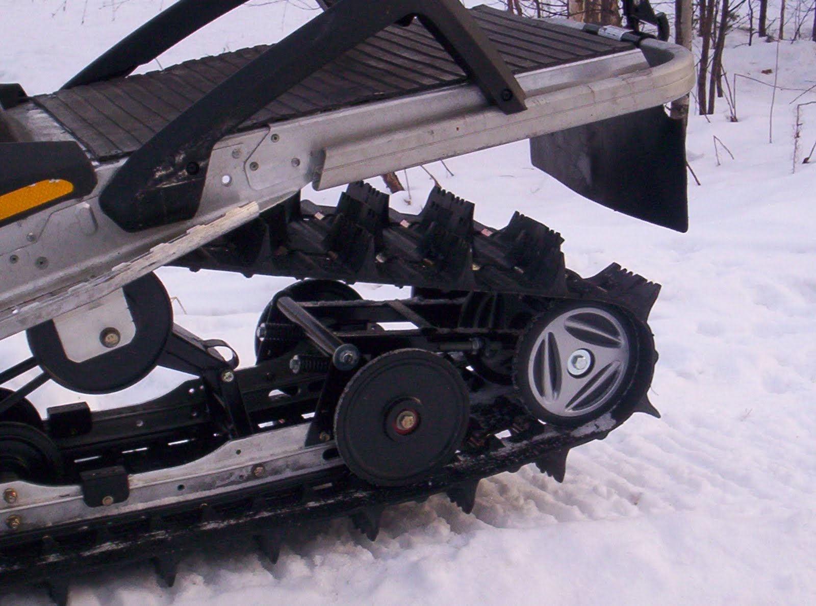 Lynx unhinged rear suspensions?? Hardcore Sledder