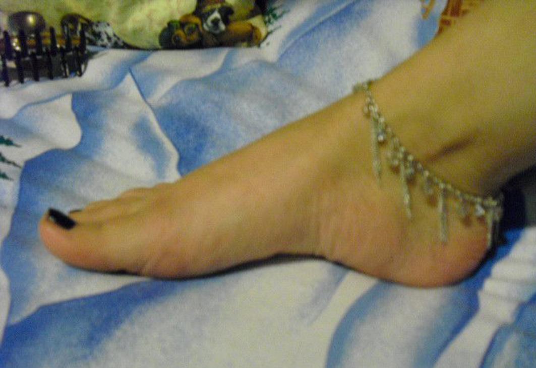 ANKLET LOVERS: Inidan Aunty Anklet Feet