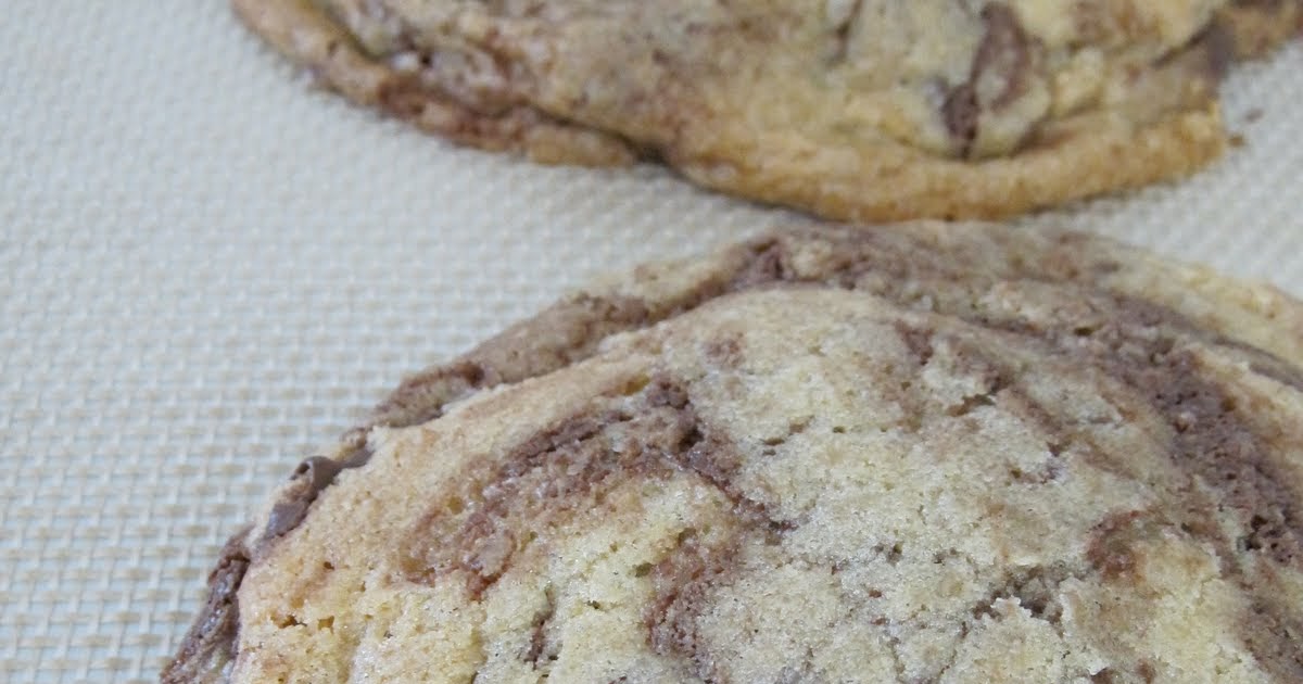 Mmm...Cafe Big, Flat, Chewy Chocolate Chip Cookies