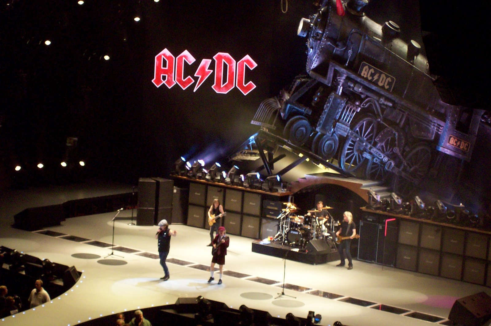 [acdc4.JPG]