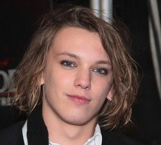 Novos elementos do Elenco 340x+jamie+campbell+bower+(2)