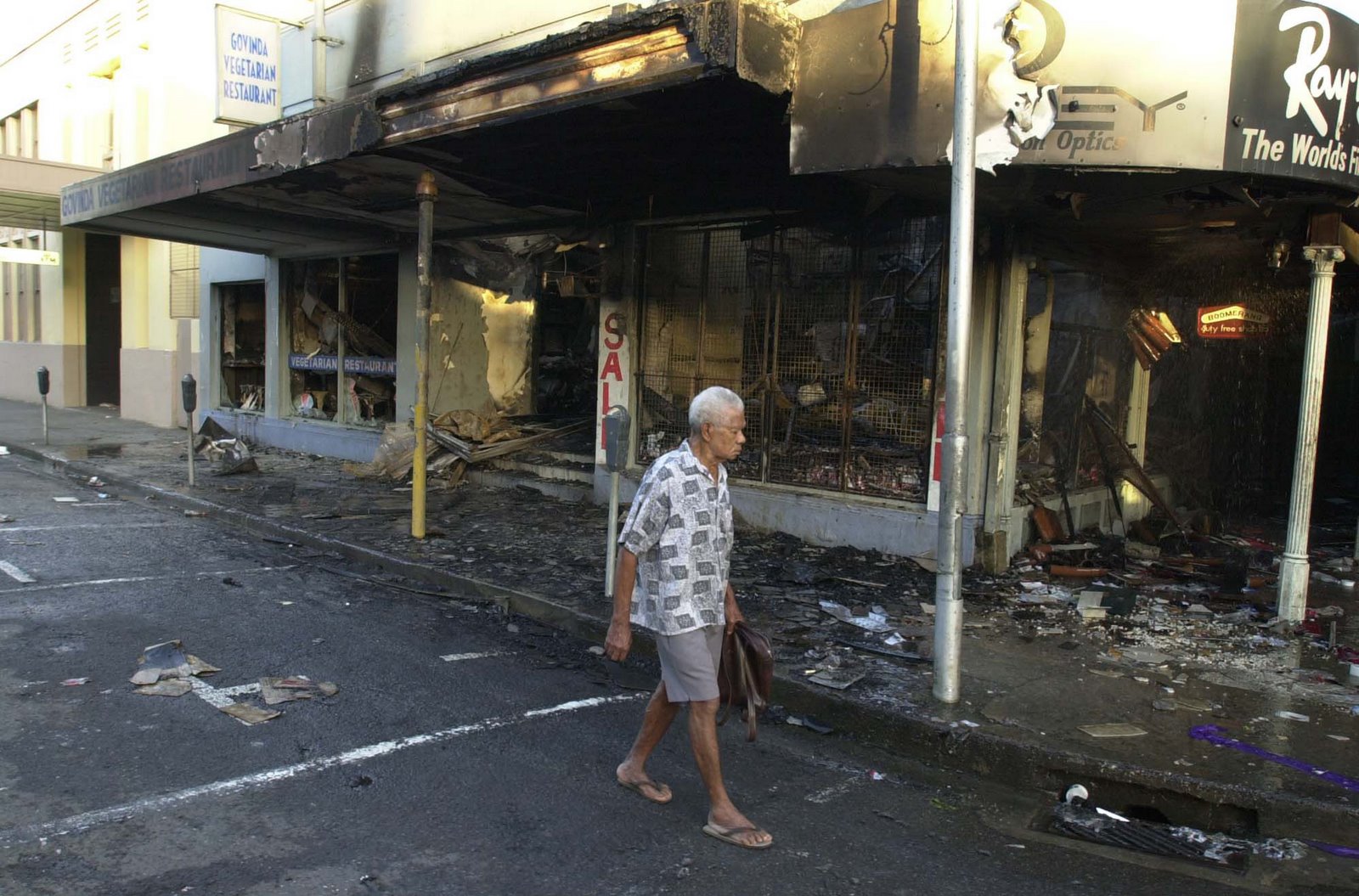 [Fiji+2000+coup+099.jpg]
